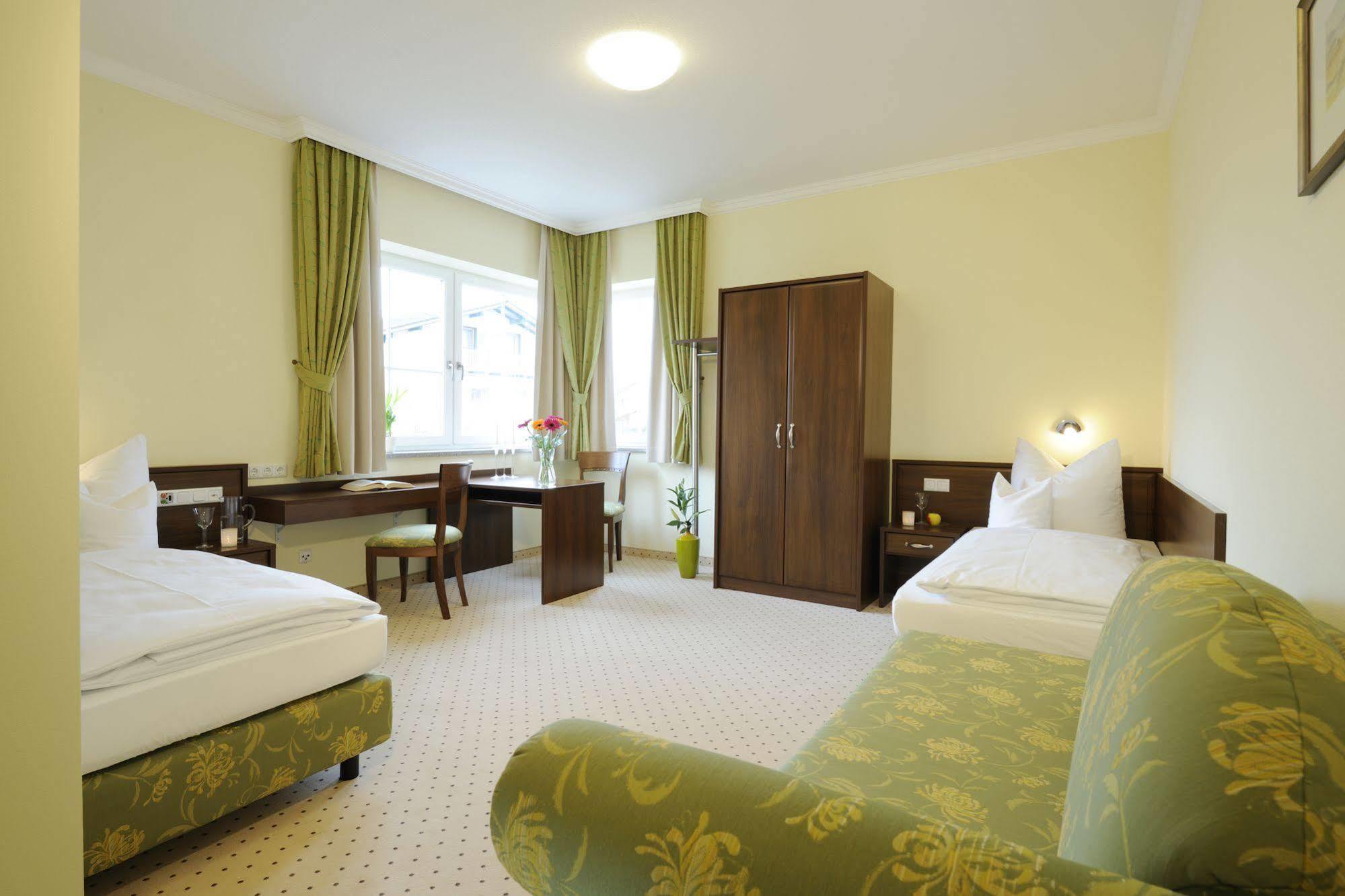 Hotel Inspiration Garni Tittmoning Buitenkant foto